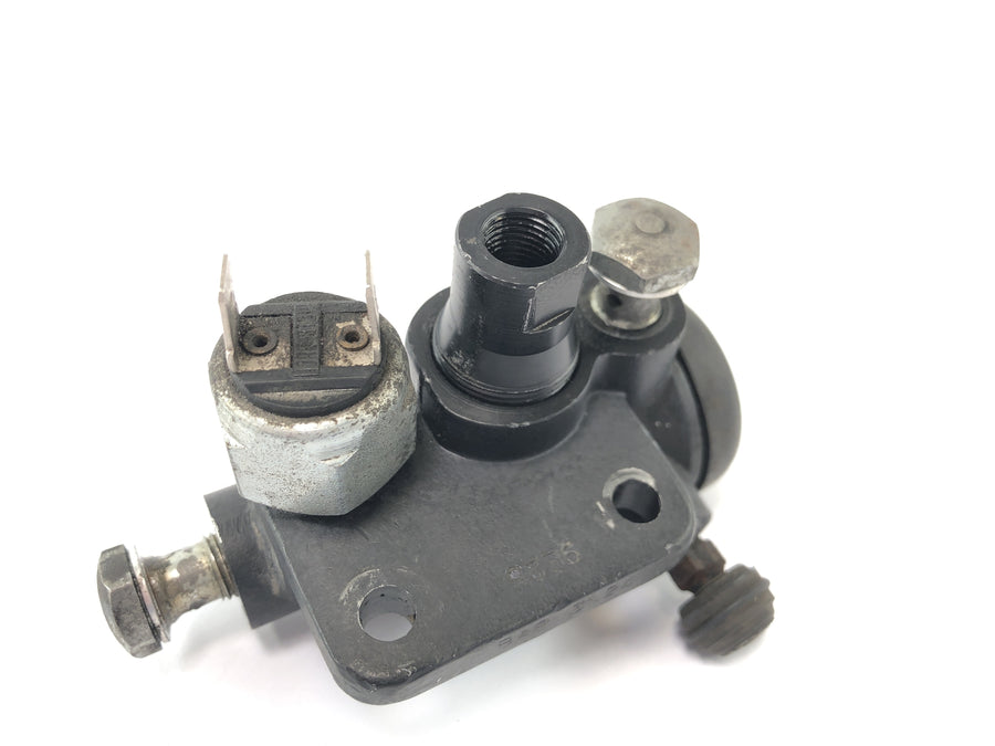 Moto Guzzi California III VY Integrale [1990] - Front brake line distributor