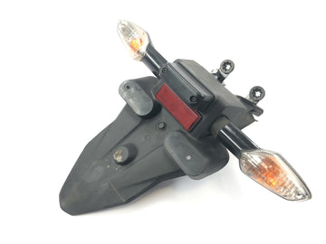 Honda CBR 125 R JC50 [2012] - Portatarga con paraspruzzi freccia