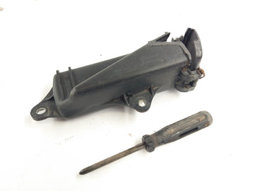 Honda XR 125 L JD19 [2005] - Cassetta degli attrezzi con cacciavite