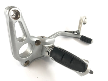 BMW R 1150 R R21 [2002] - Footrestraste del conducente a sinistra con leva del cambio e orologi di commutazione