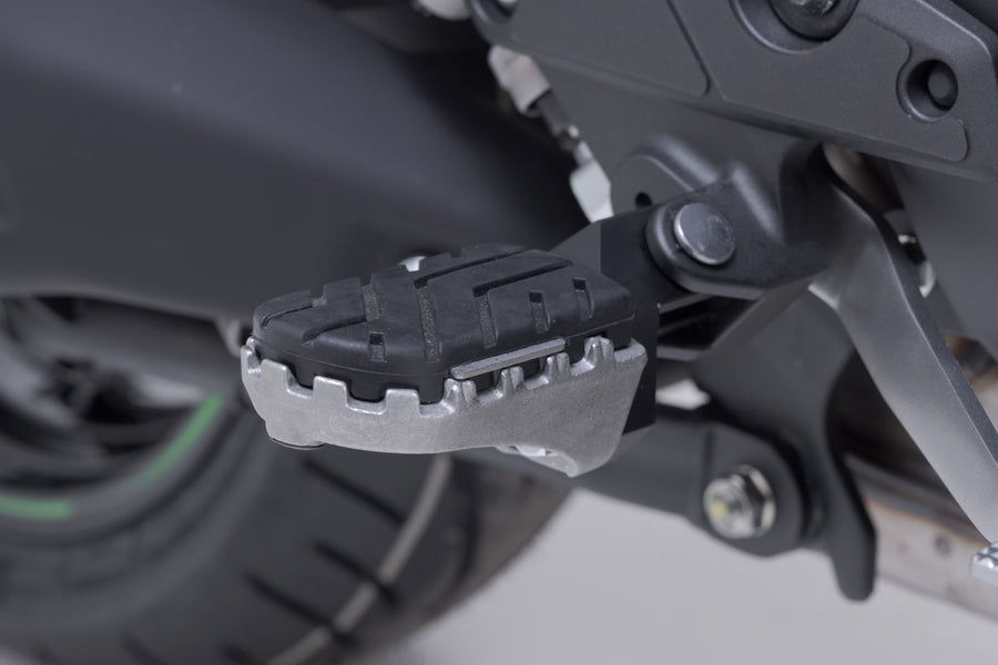 Kawasaki Versys 1100 [2025-2026] - Kit poggiapiedi ION nero – foto 1