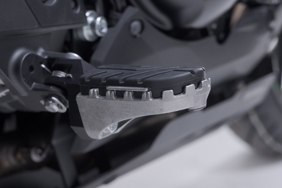 Kawasaki Versys 1100 [2025-2026] - Kit poggiapiedi ION nero – immagine 5