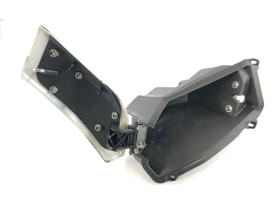Moto Guzzi Stelvio 1200 8V [2011] - Cladding Staufach nella parte anteriore destra con lembo
