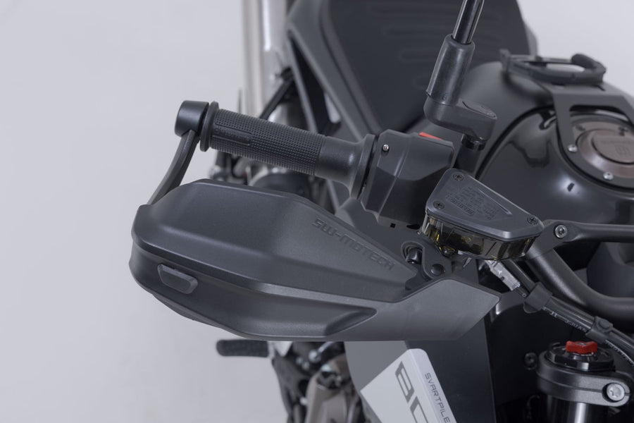 Husqvarna Svartpilen 801 [2024] - Kit paramani Adventure – foto 8