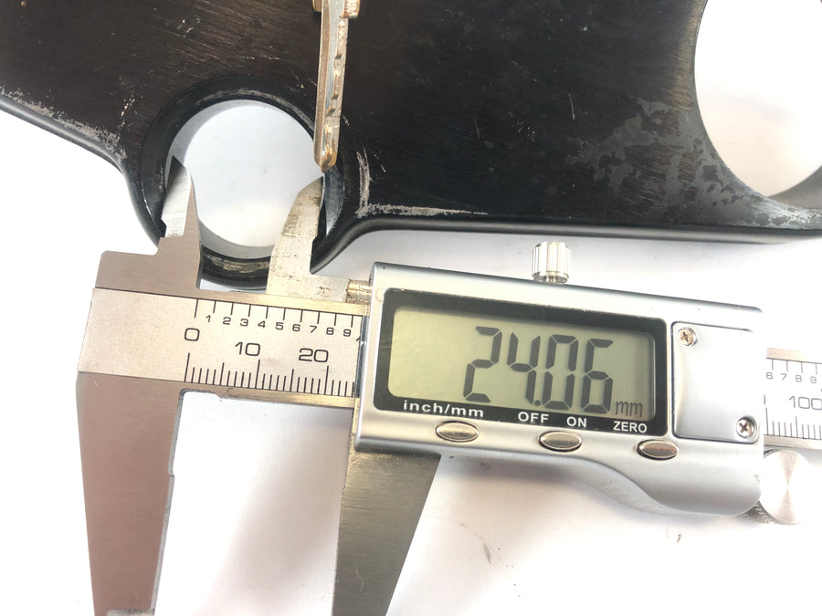 Aprilia Rs 125 MPB [2000] - Fork Bridge in cima con il blocco di accensione