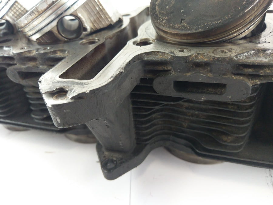 Suzuki GSF 1200 S GV75A [1998] - Cilindro con pistoni