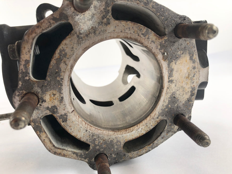 Honda NS 400 R NC19 [1985] - Cylinder left with piston