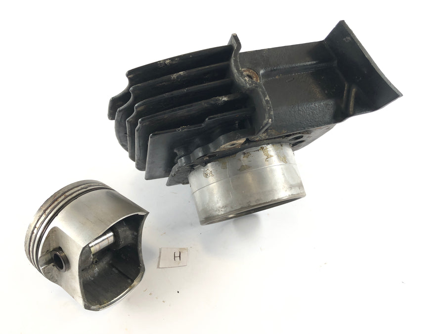 Cagiva Elefant 650 [1985] - Cilindro con pistoni dietro