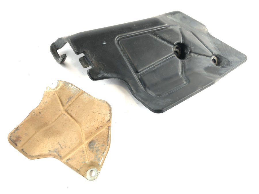 Yamaha Grizzly 660 AM03W [2003] - rivestimento del coperchio con protezione del calore a destra