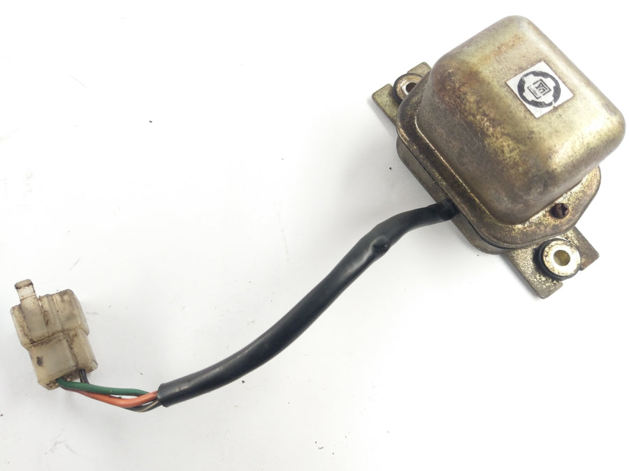 Suzuki GT 550 [1978] - Regolatore dei macchinari della luce controller