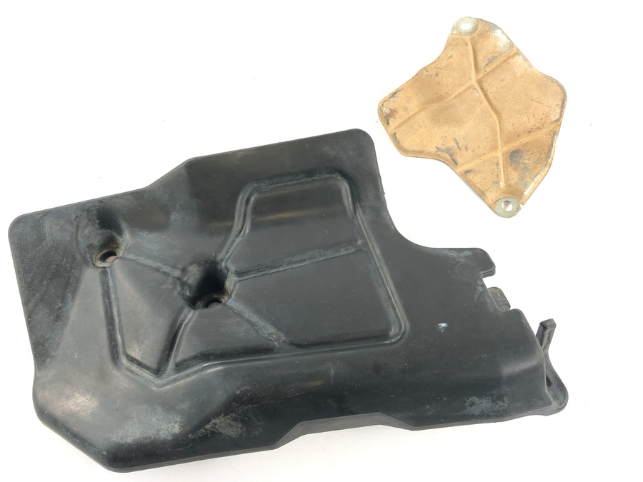 Yamaha Grizzly 660 AM03W [2003] - rivestimento del coperchio con protezione del calore a destra