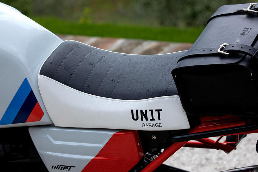 BMW R nineT 1200 Urban G/S (niedriger Auspuff) [2017-2023] - Vordere Sitzbank Kit nineT aus Sky Weiß/Schwarz