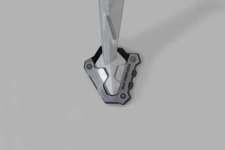 BMW F 900 GS-P [2024-2026] - estensione del piede del cavalletto laterale - immagine 2