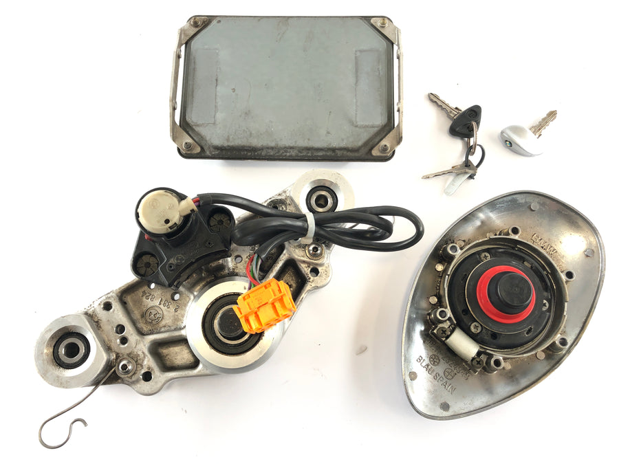 BMW R 1200 C 259C [1998] - Bridge fork in alto con un blocco e unità di controllo nella parte superiore