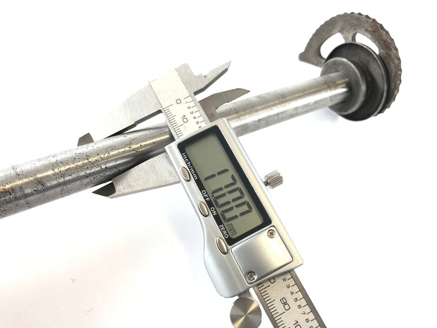 Suzuki DR 800 S SR42B [1991] - Hinterachse mit Kettenspanner