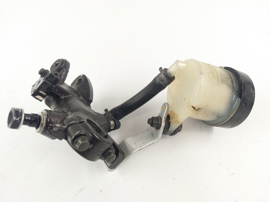 Honda CBR 1000 RR SC57 [2004] - Kupplungspumpe Seitenansicht