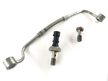 Triumph Speed ​​Triple 1050 515NJ [2005] - Linea dell'olio con sensore e vite di scarico